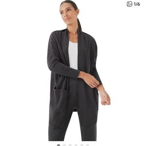 Pact Cacoon airplane wrap and pants sz.M